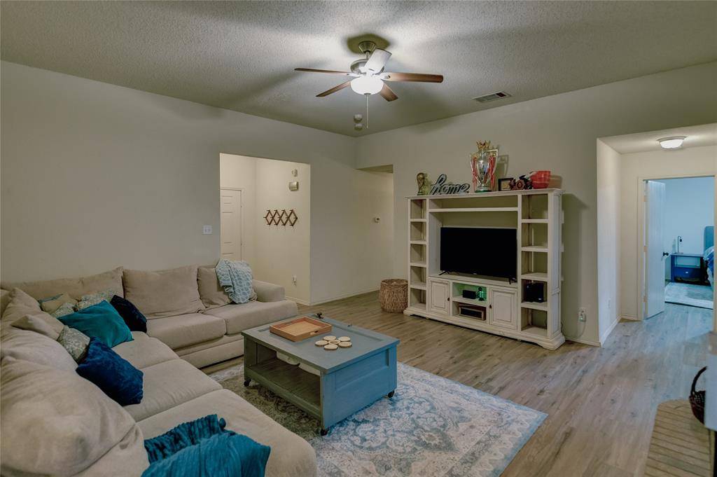 1129 Doreen Street, Fort Worth, TX 76108