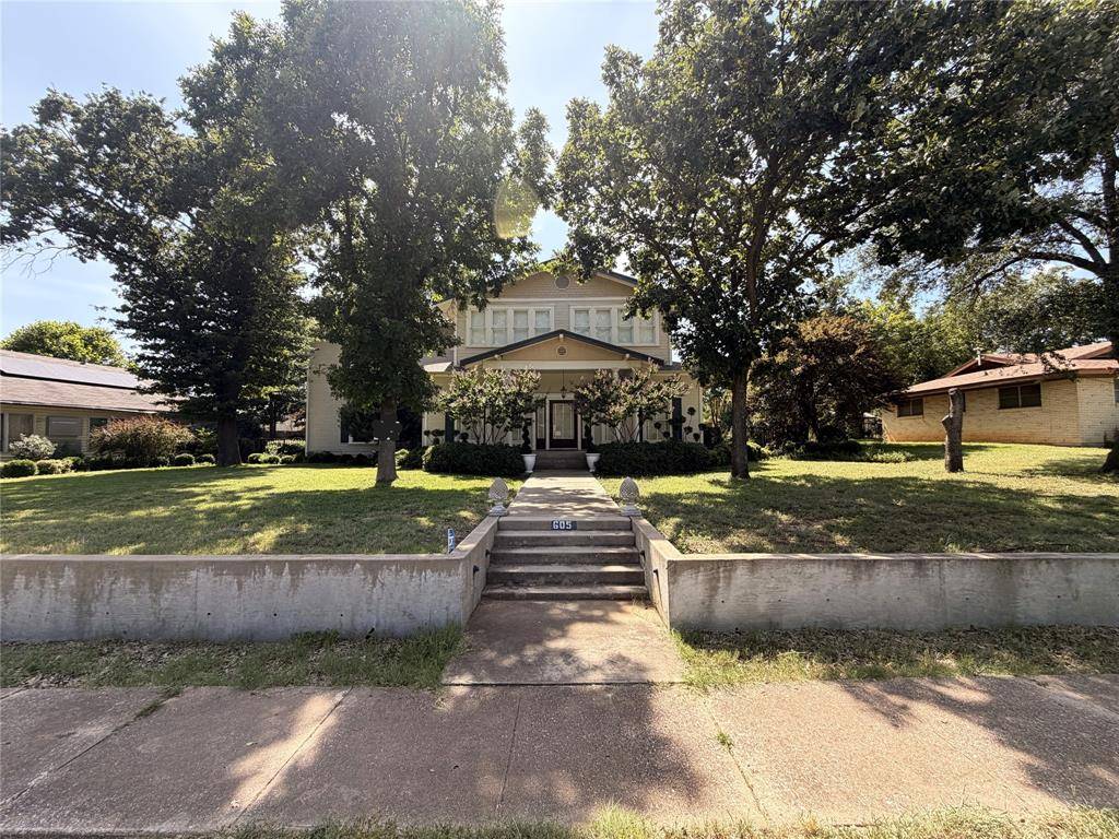 605 S Seaman Street, Eastland, TX 76448