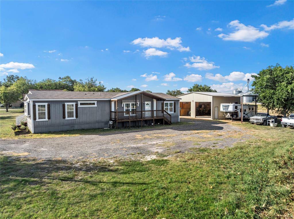 602 S 3rd Street, Abbott, TX 76621