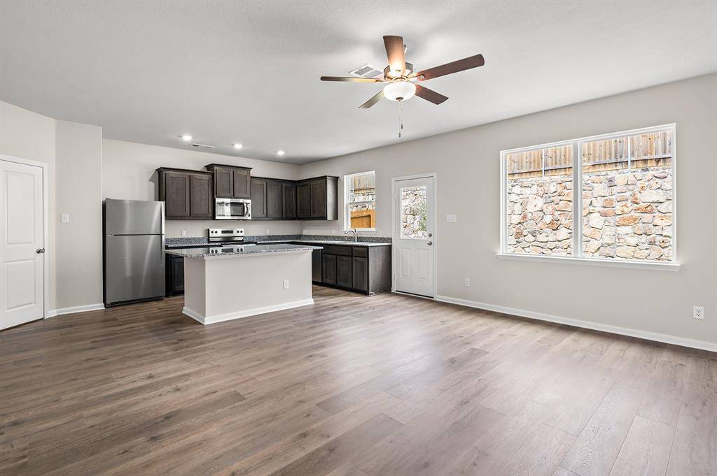 6307 Crosswood Lane, Dallas, TX 75241