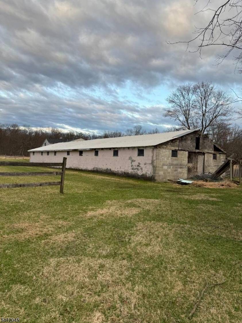 73 Featherbed Ln, Raritan Twp., NJ 08822
