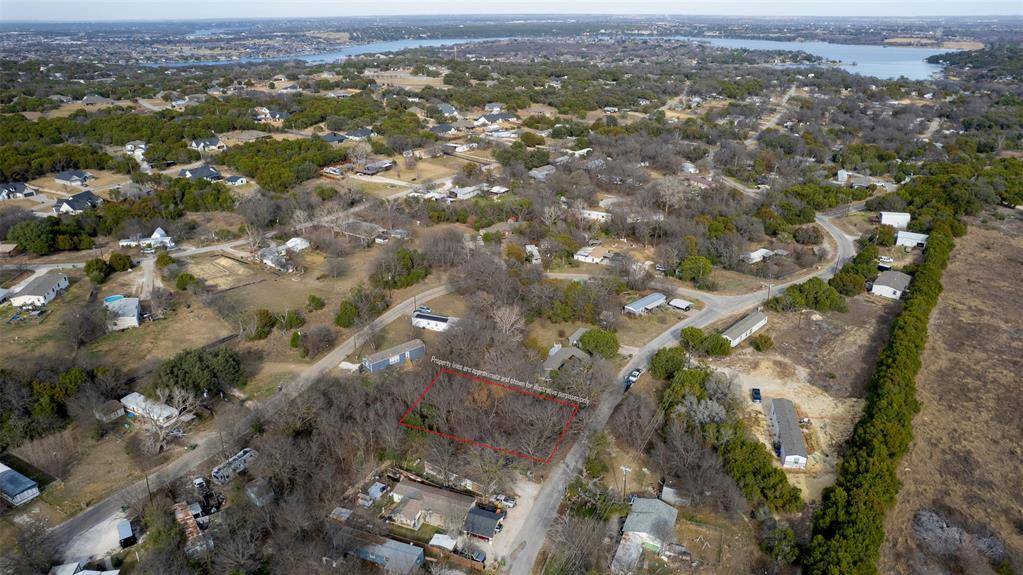922 Pawnee Trail, Granbury, TX 76048