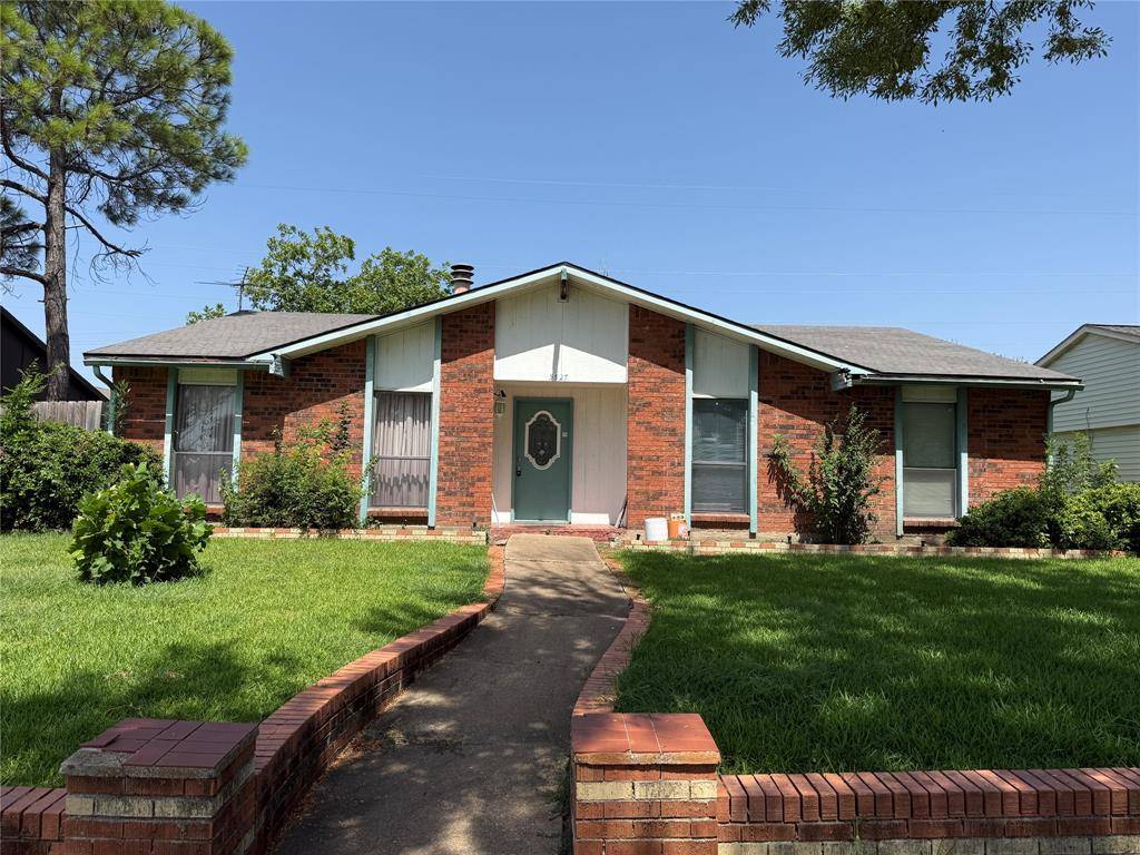 3527 Longcourt Circle, Mesquite, TX 75150
