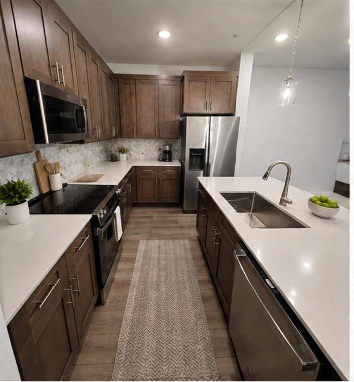 2402 Glacier Way, Mansfield, TX 76063