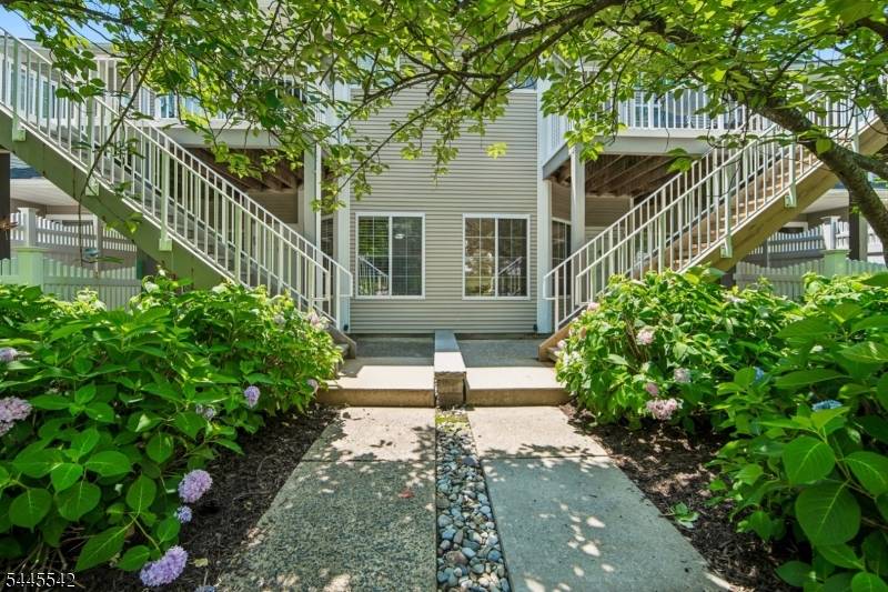 92 Ashley Ct, Bedminster Twp., NJ 07921
