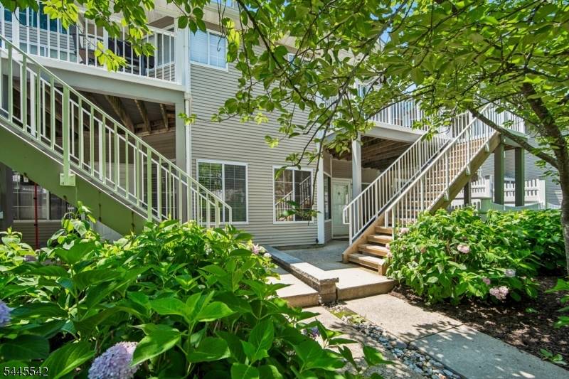 92 Ashley Ct, Bedminster Twp., NJ 07921