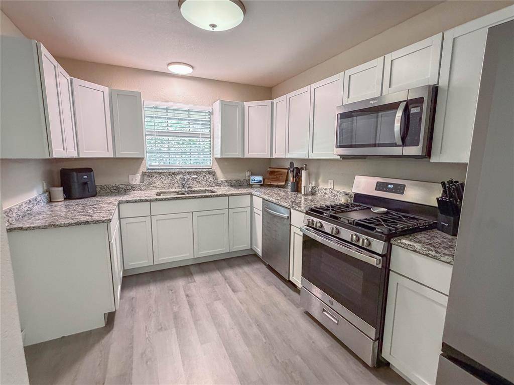 604 Cooper Street, Ennis, TX 75119