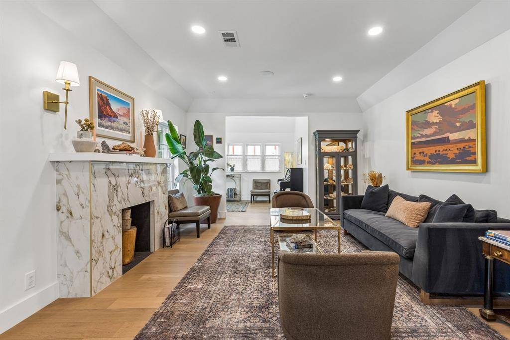 5526 Mercedes Avenue, Dallas, TX 75206