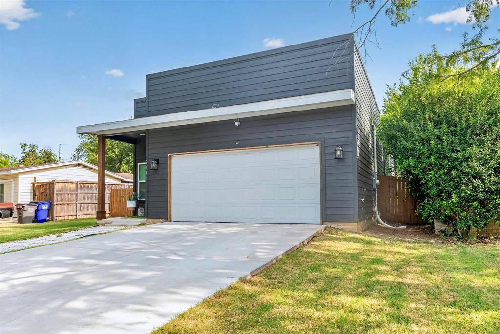 2646 Greenhurst Drive, Farmers Branch, TX 75234
