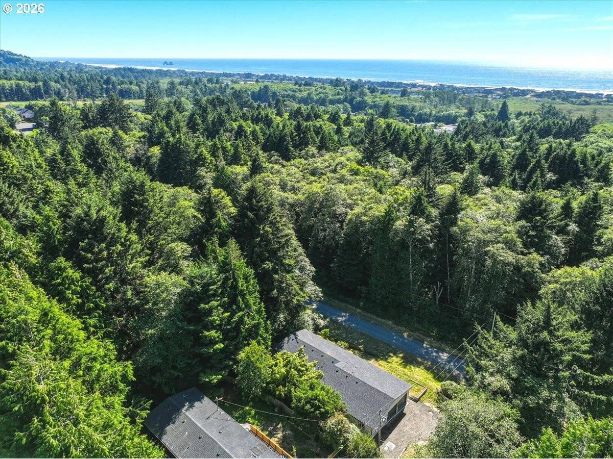 9525 NE 17TH AVE, Rockaway Beach, OR 97136