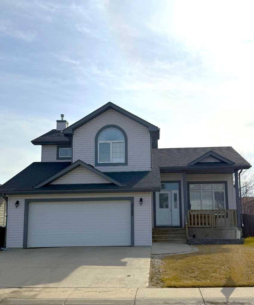 5107 42 ST, Olds, AB T4H1X1