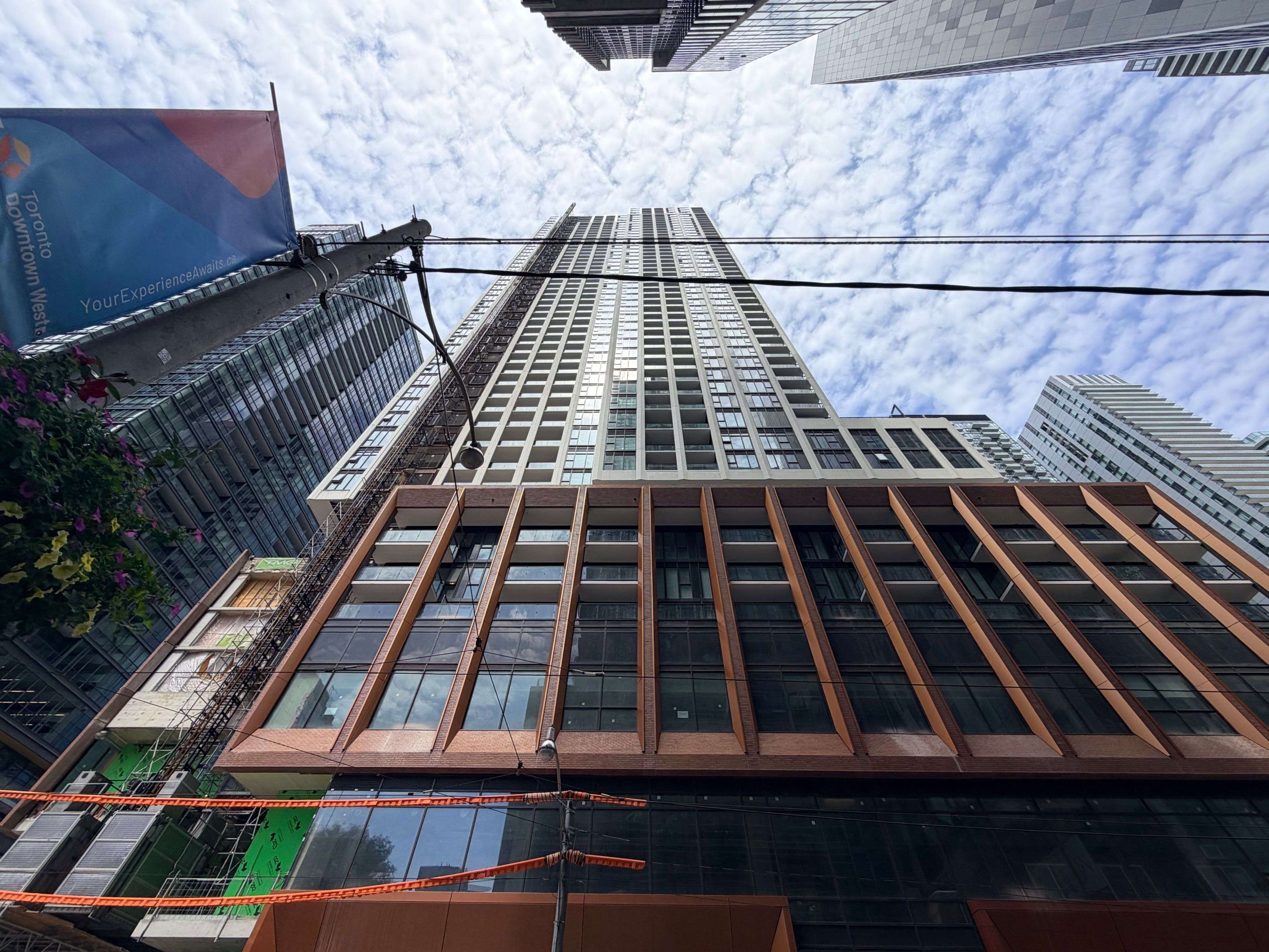 400 King ST W #1912, Toronto C01, ON M5V 0X8