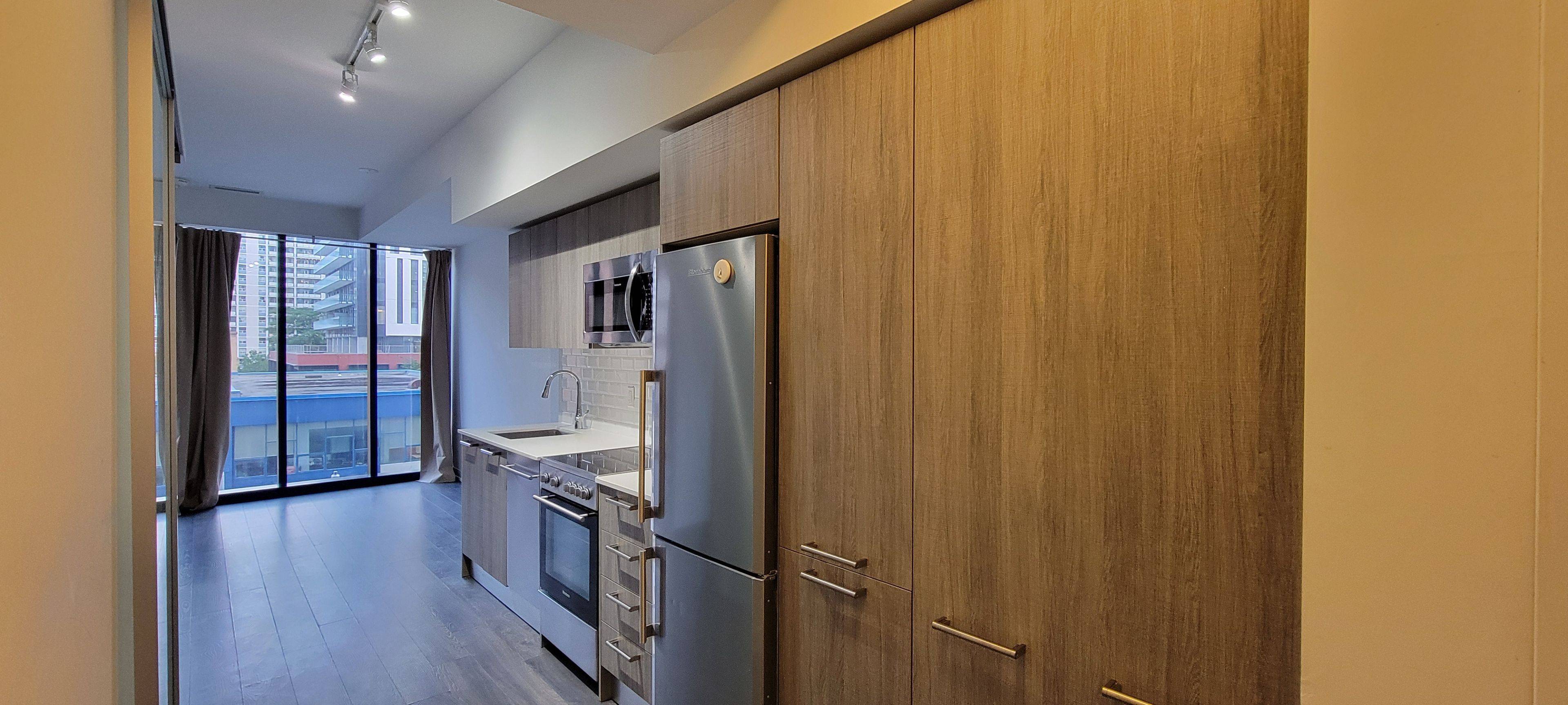 28 Wellesley ST E #305, Toronto C08, ON M4Y 0C4