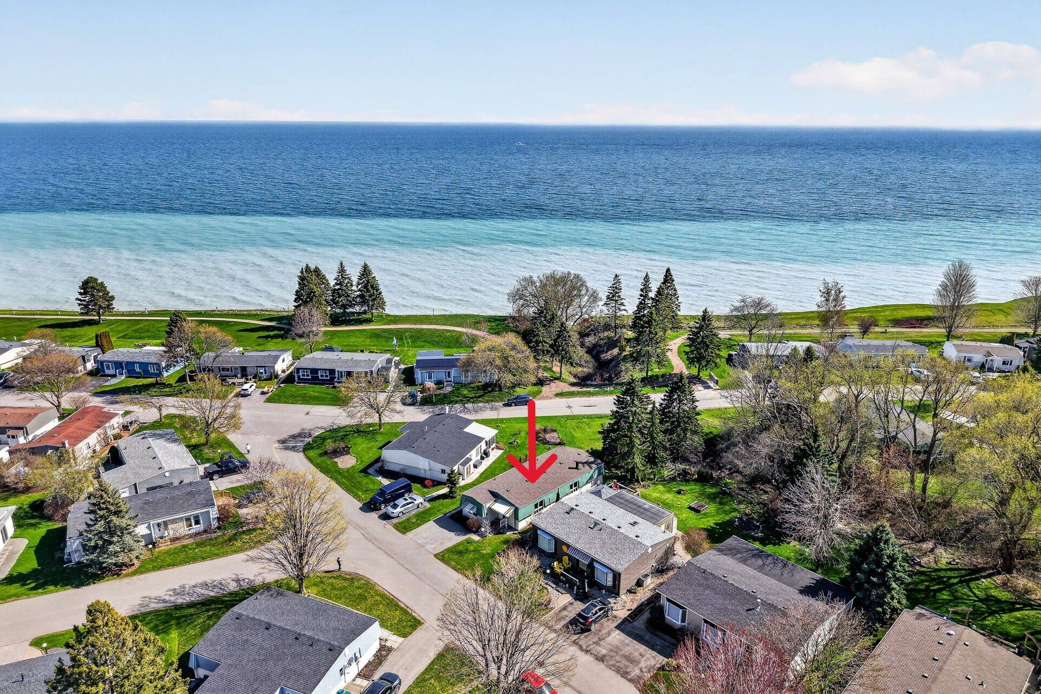 22 Eastbank RD, Clarington, ON L1B 1A4