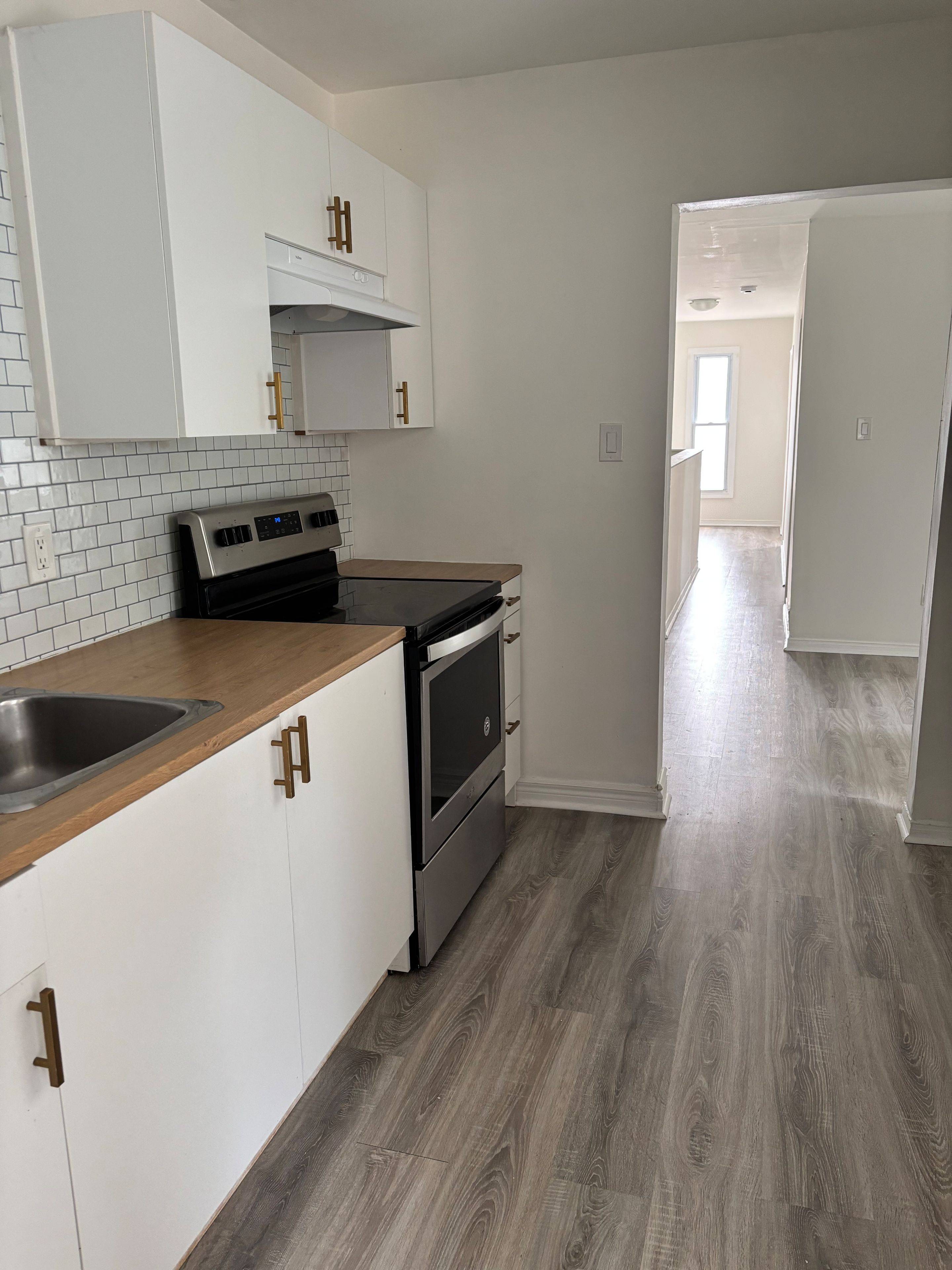 46 Tiffin ST, Barrie, ON L4N 2M7