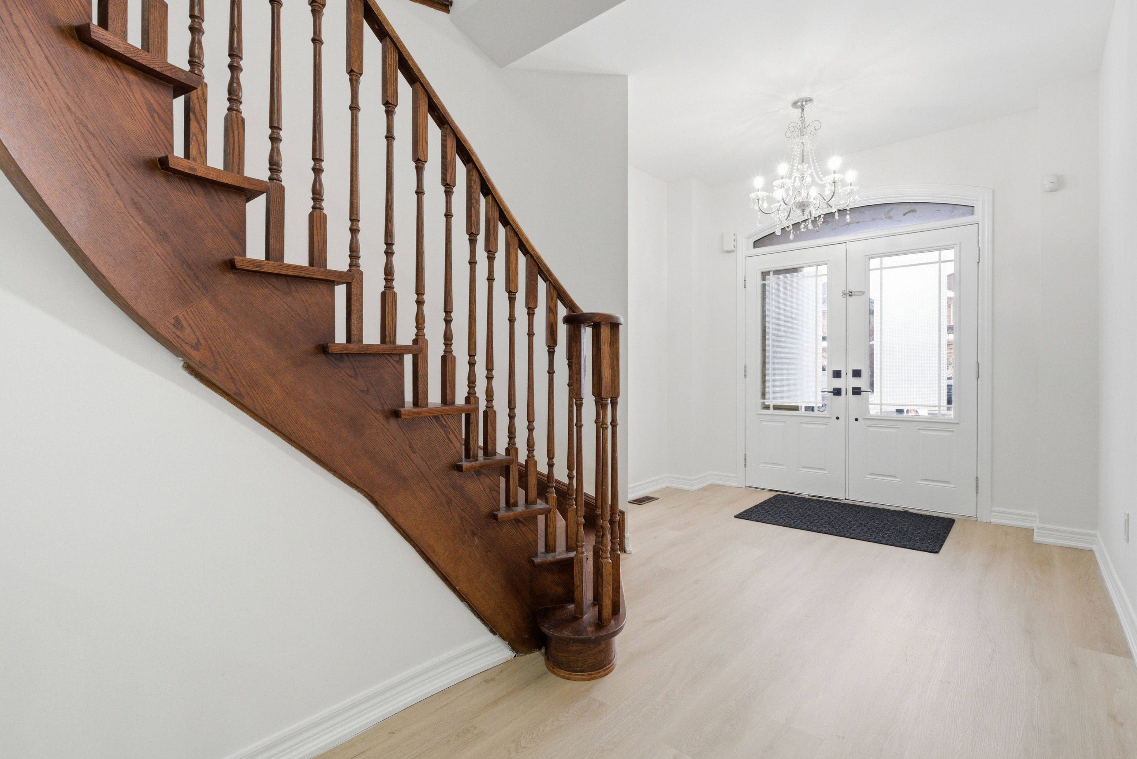 71 Skyvalley DR, Brampton, ON L6P 3B7