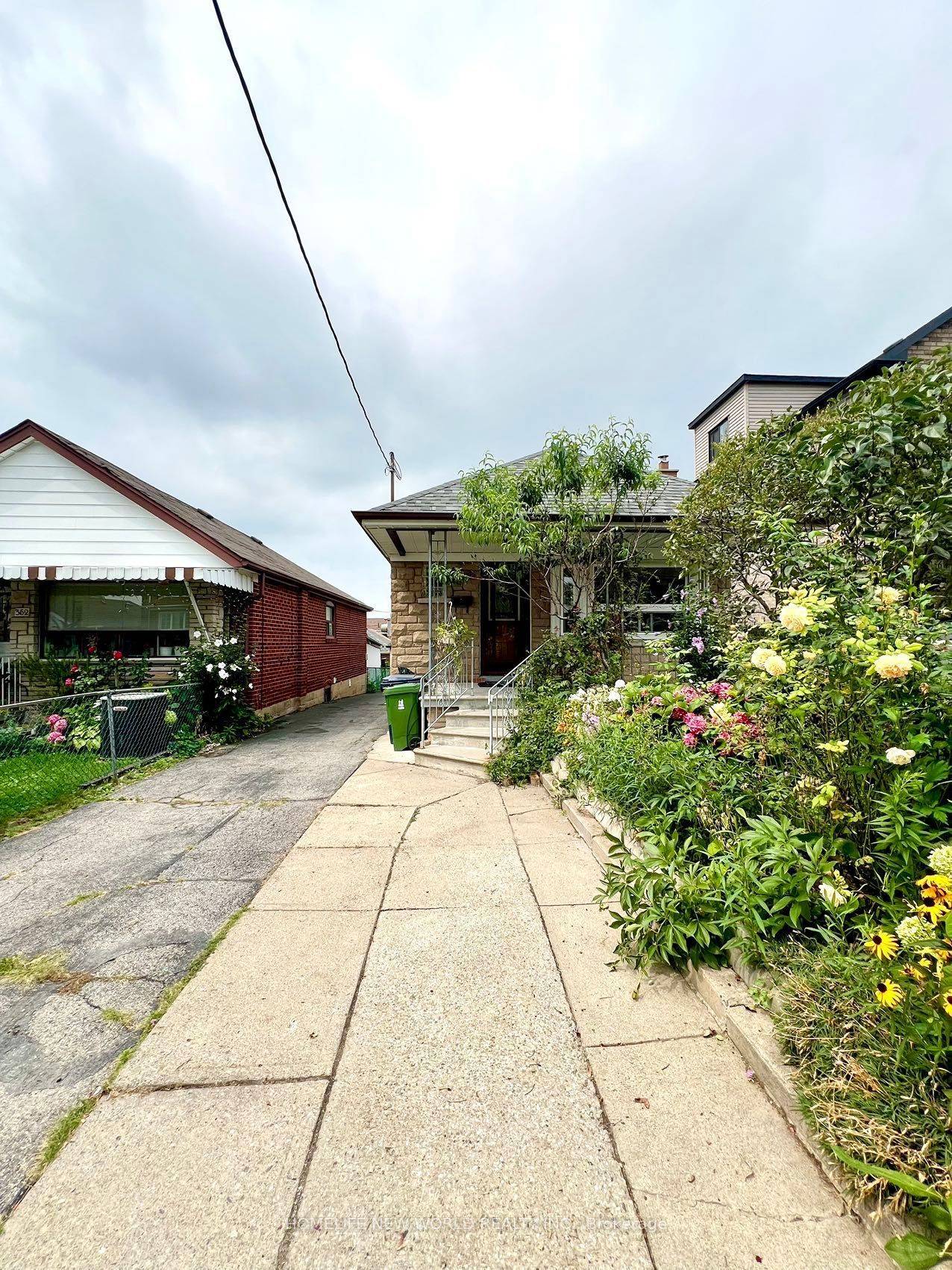 354 Kane AVE #Main, Toronto W03, ON M6M 3P4