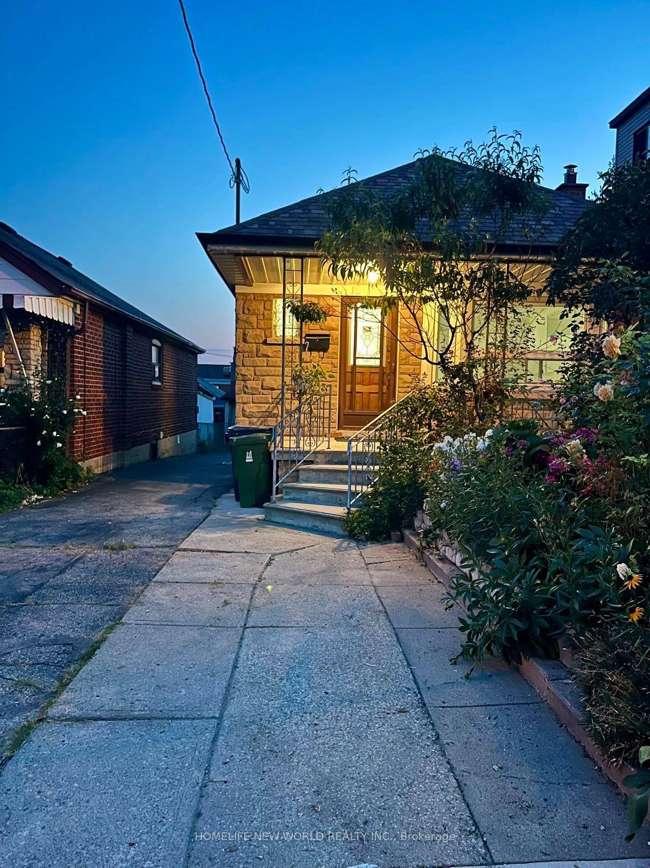 354 Kane AVE #Main, Toronto W03, ON M6M 3P4