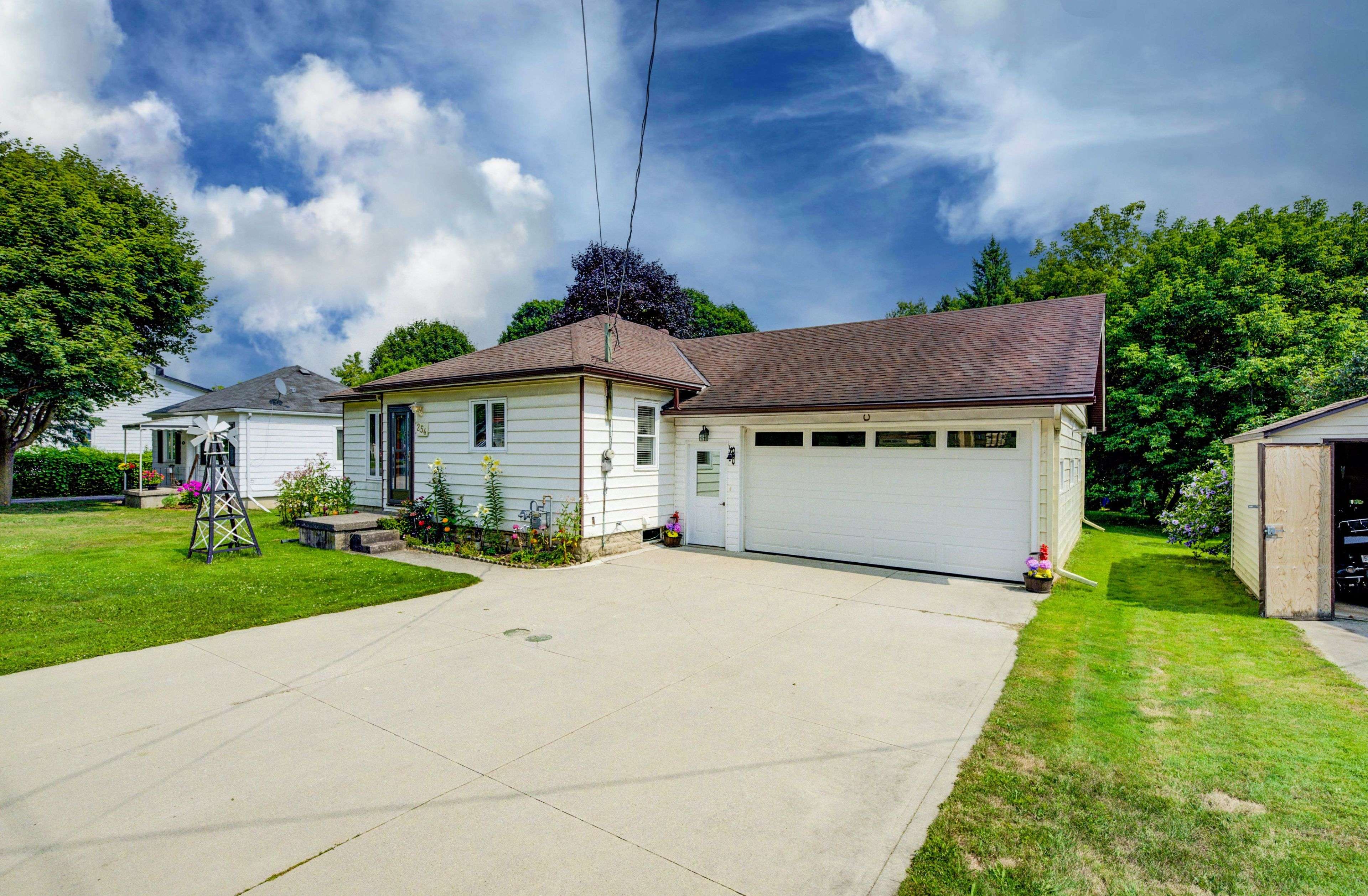 254 Wellington ST W, Wellington North, ON N0G 2L0
