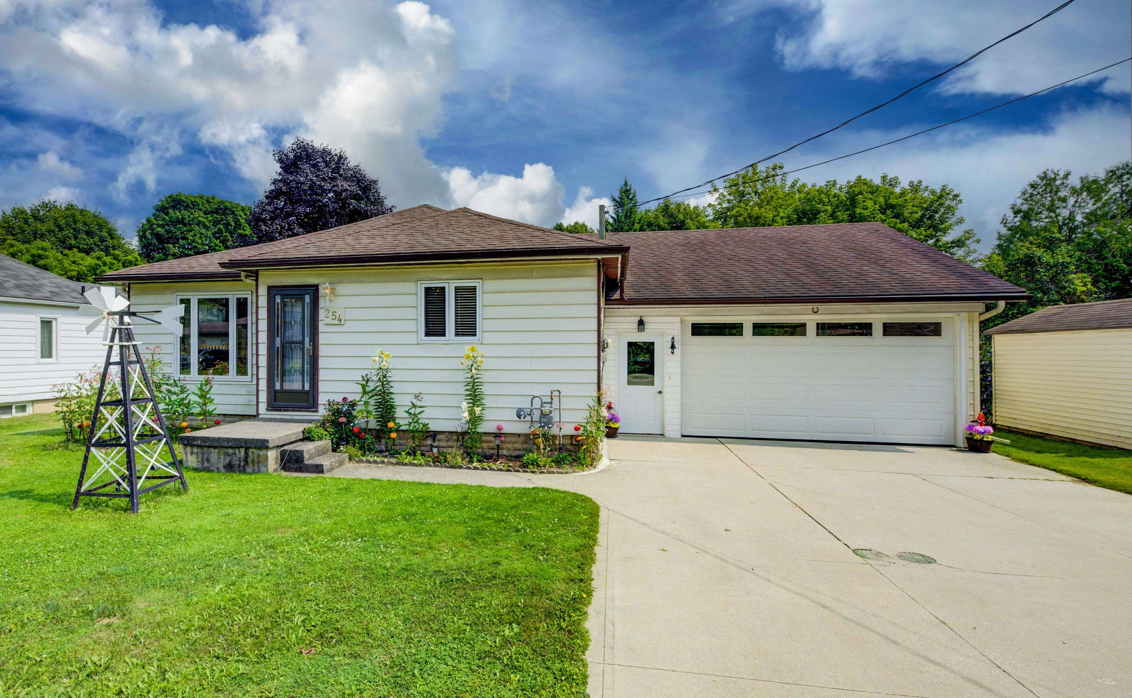 254 Wellington ST W, Wellington North, ON N0G 2L0