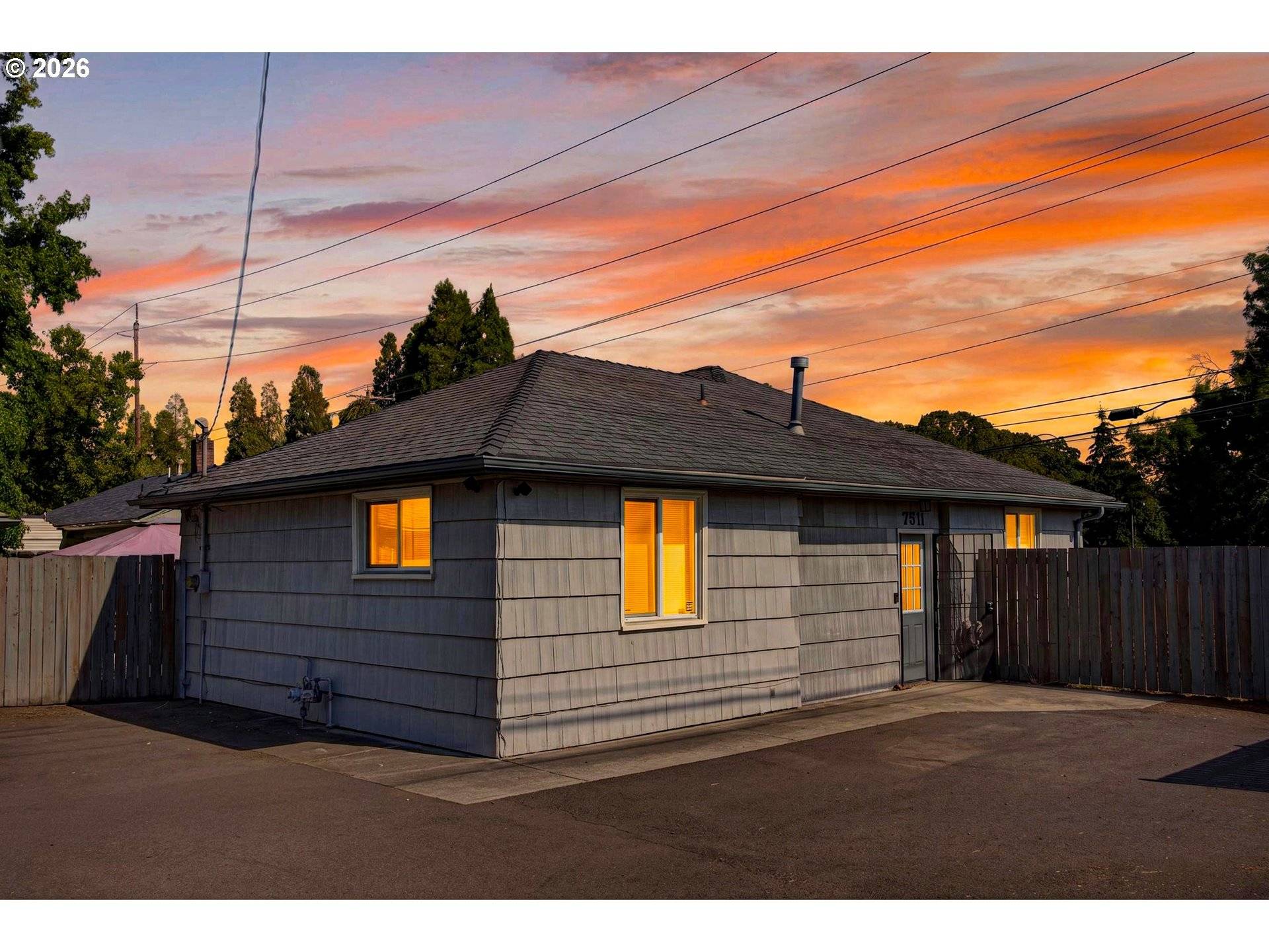 7511 SE HARMONY RD, Milwaukie, OR 97222
