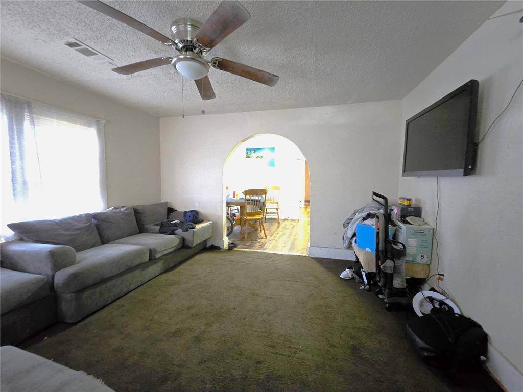 2714 Lenway Street, Dallas, TX 75215