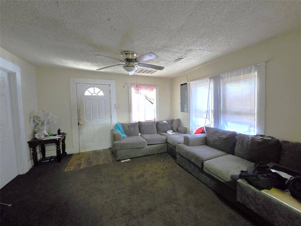 2714 Lenway Street, Dallas, TX 75215