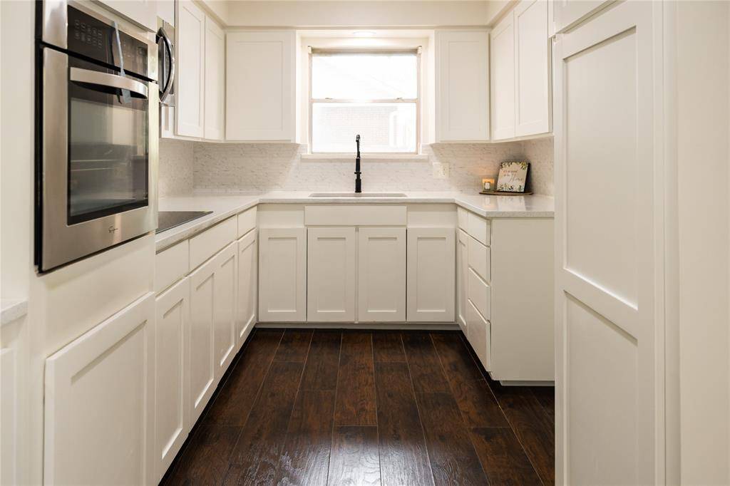 805 Lynn Court, Ennis, TX 75119