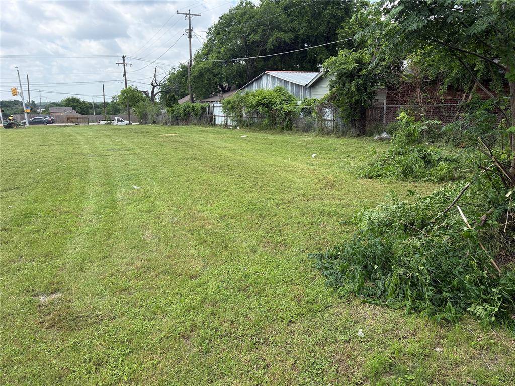 2557 E Vickery Boulevard, Fort Worth, TX 76105