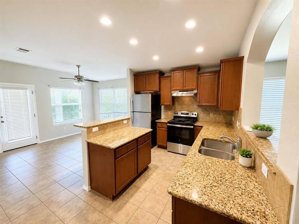 6632 La Sol Lane, Waco, TX 76712