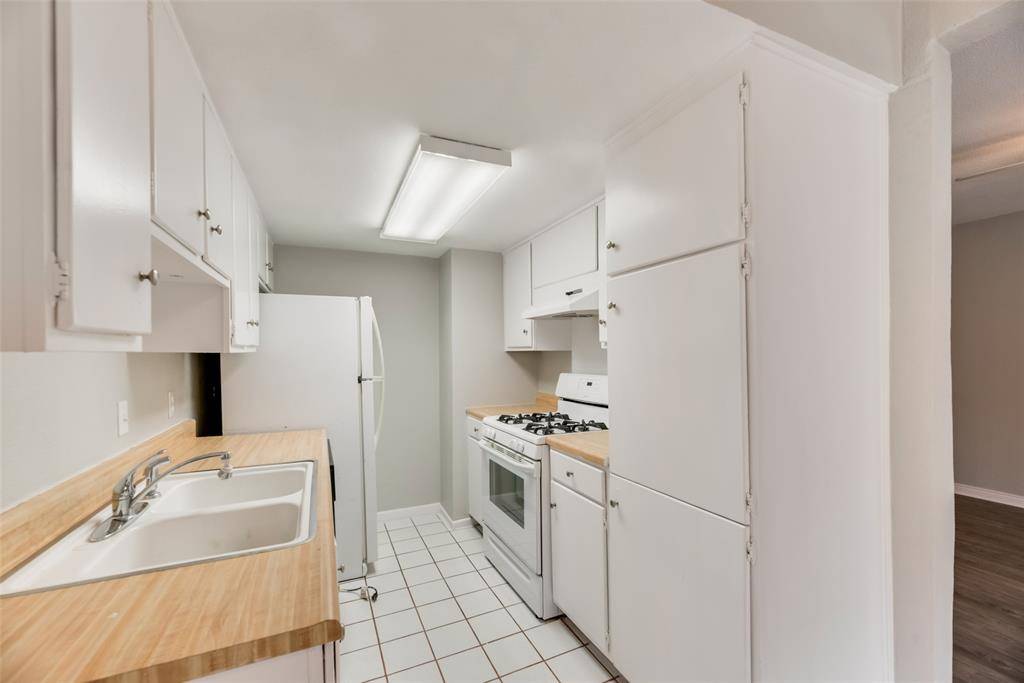 15914 Stillwood Street #1079, Dallas, TX 75248
