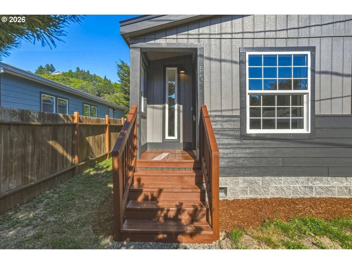 648 S CORAL ST, Rockaway Beach, OR 97136