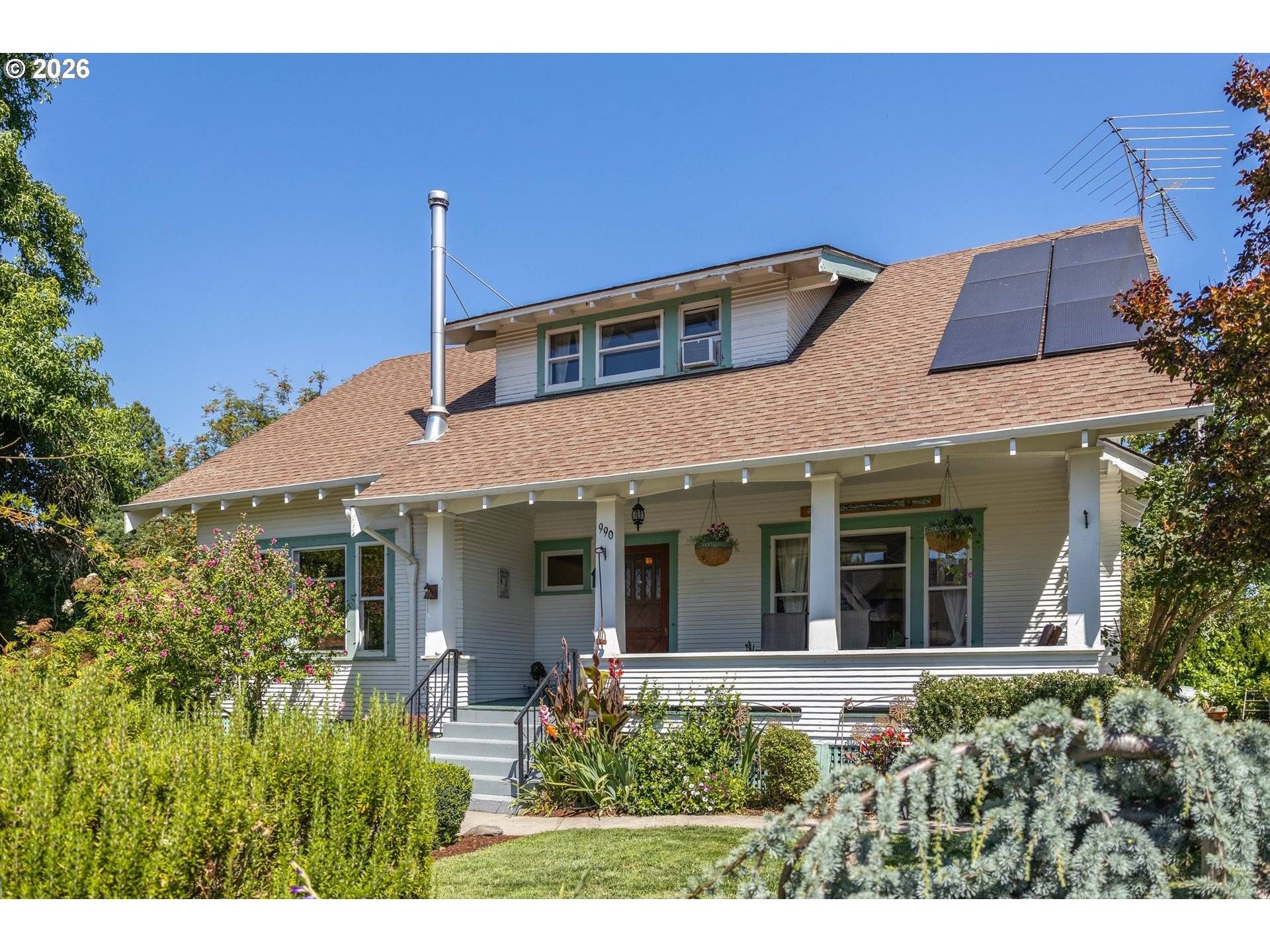 990 TAYLOR ST, Mt Angel, OR 97362