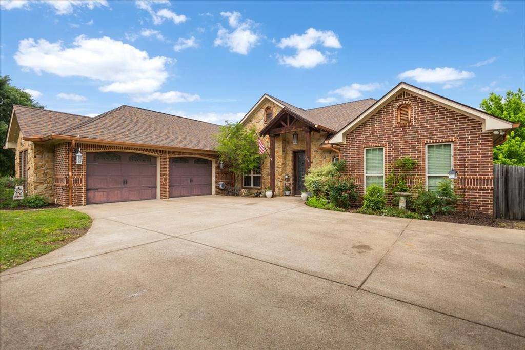 249 Heritage Court, Lindale, TX 75771