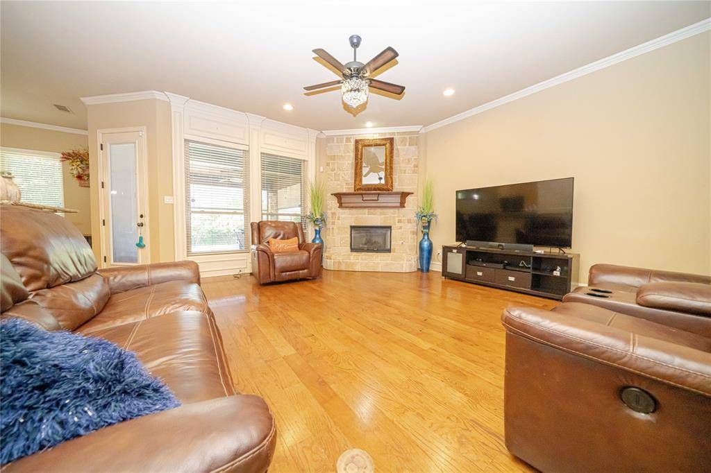 7913 Forest View Court, North Richland Hills, TX 76182