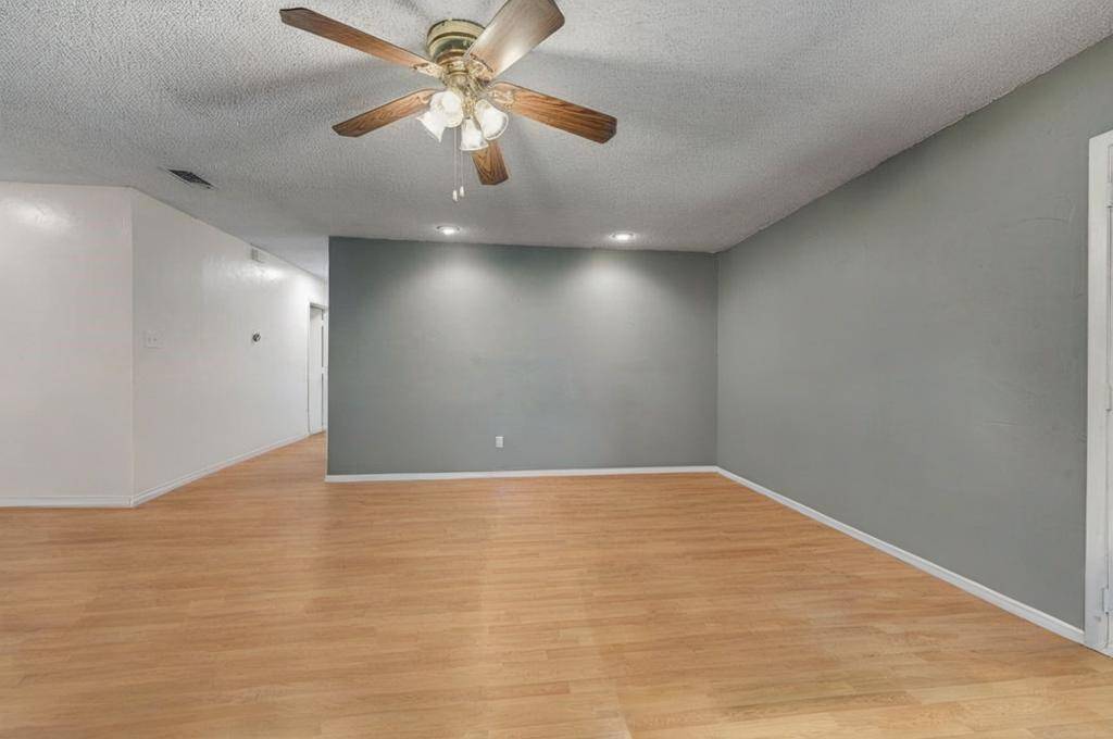 802 N Spears Street, Alvarado, TX 76009