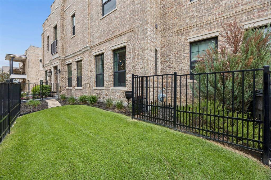 302 Nursery Lane #104, Fort Worth, TX 76114