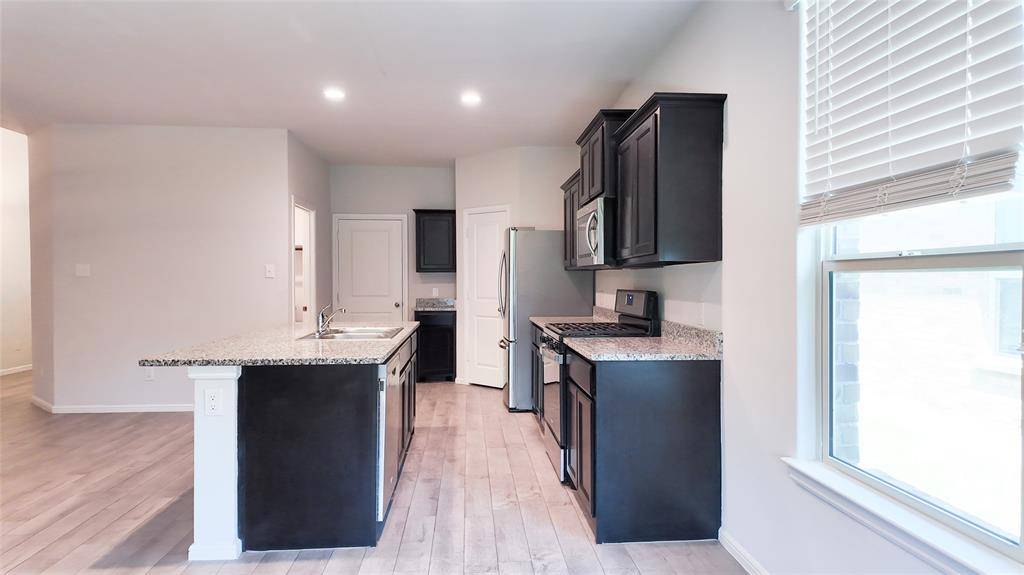 8304 Twisted Pine Way, Fort Worth, TX 76131