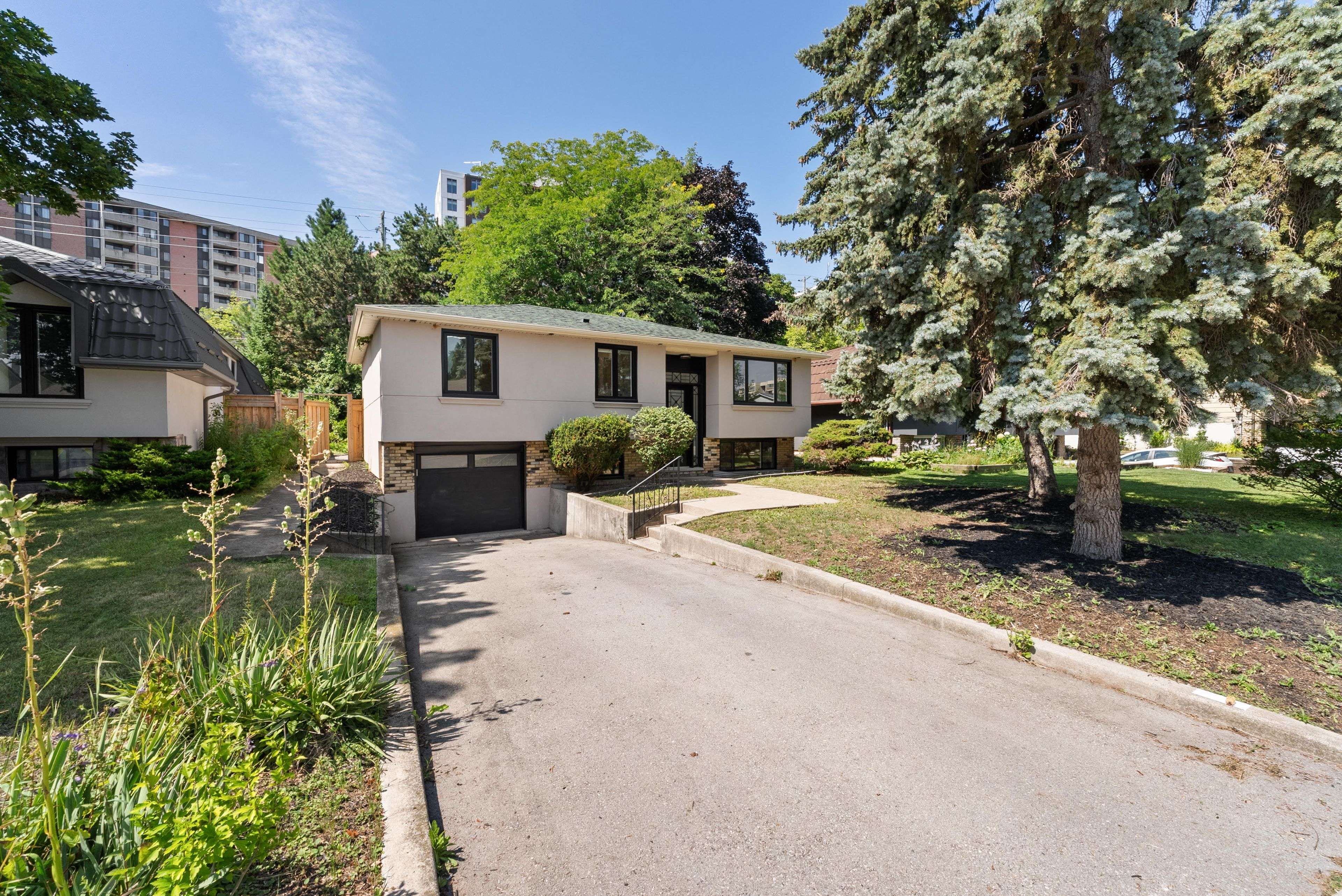 1268 Forest HL, Oakville, ON L6H 2C3