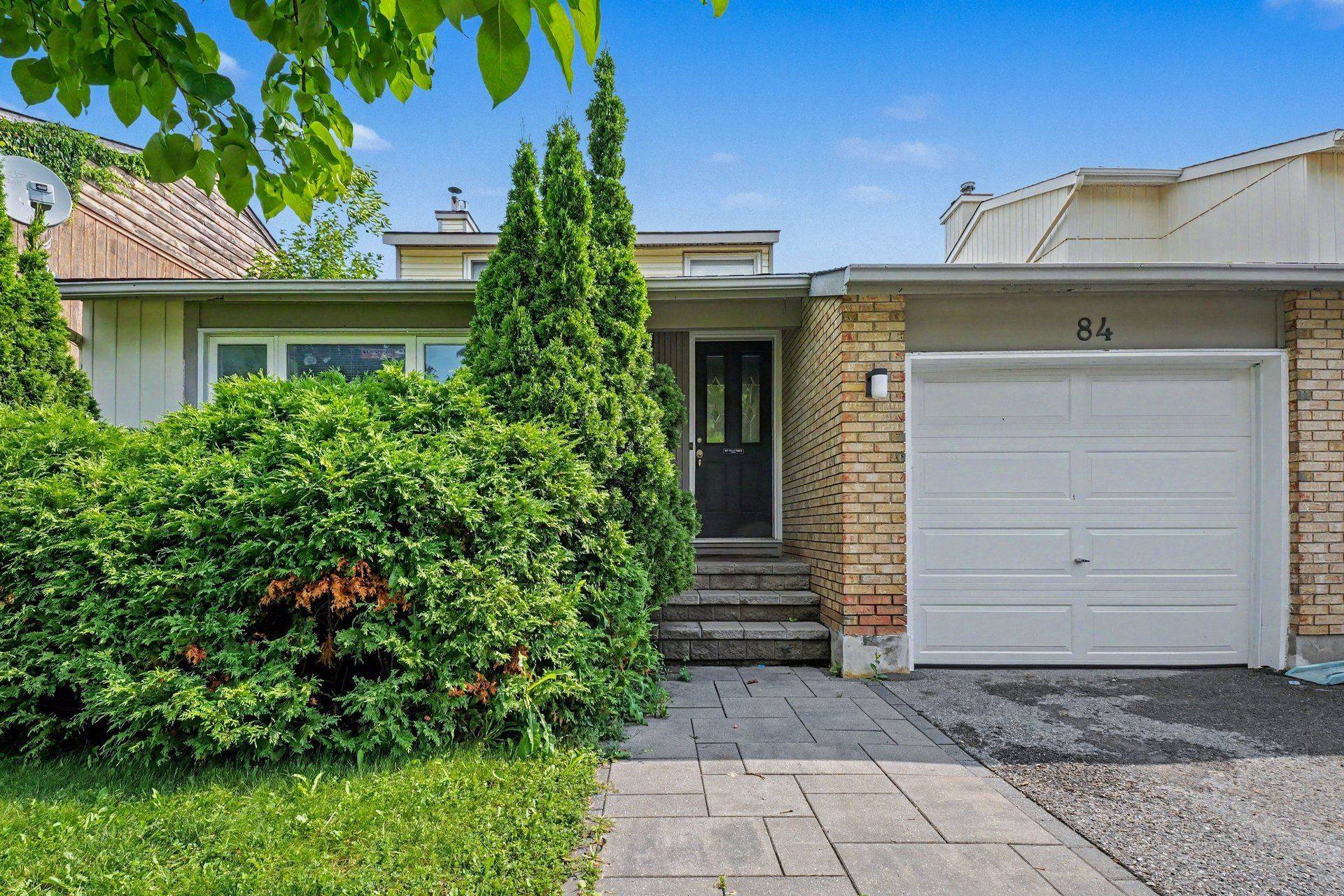 84 Sherway DR, Barrhaven, ON K2J 1N8