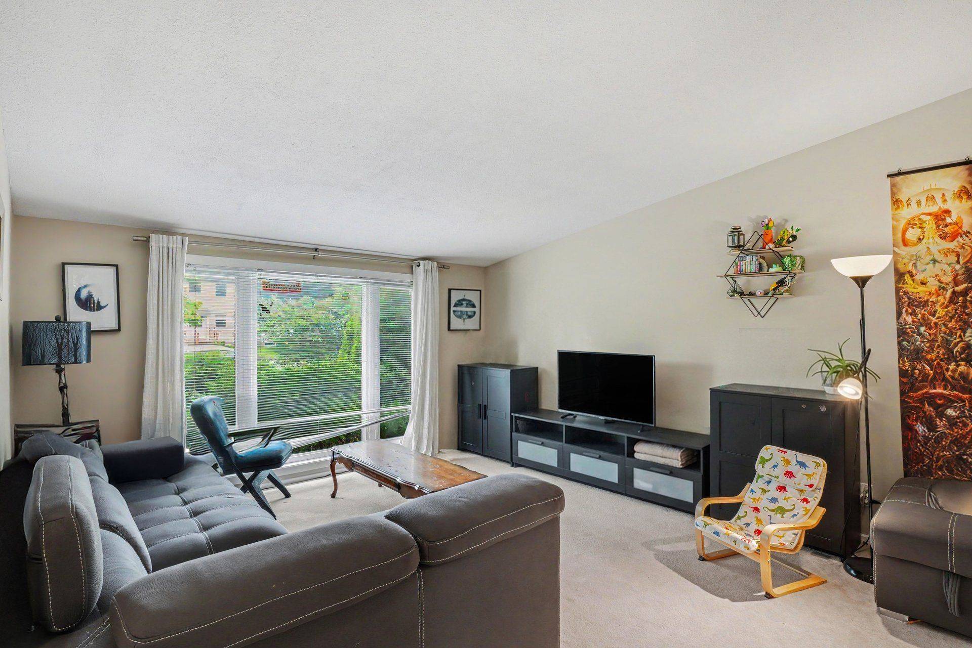 84 Sherway DR, Barrhaven, ON K2J 1N8