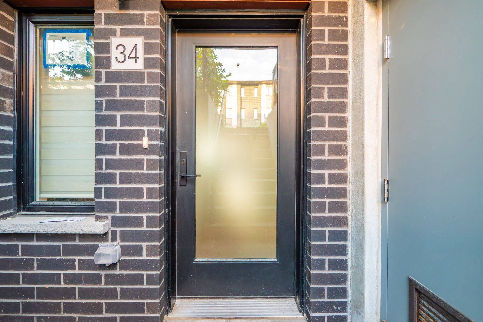 34 Lily LN, Guelph, ON N1L 0R2
