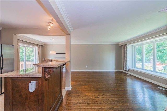 248 Snowden RD, Oakville, ON L6L 3X5