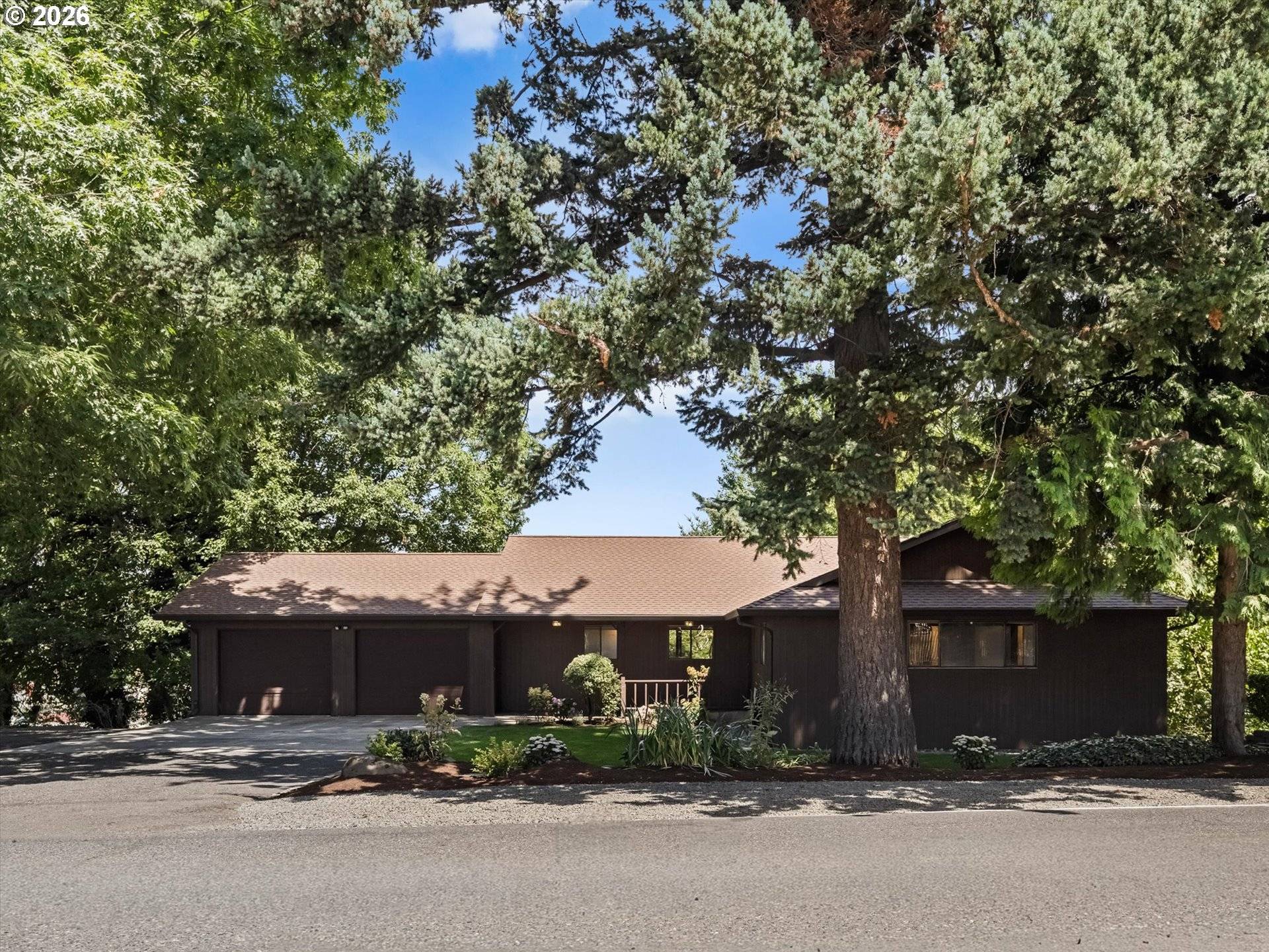 641 W HISTORIC COLUMBIA RI HWY, Troutdale, OR 97060
