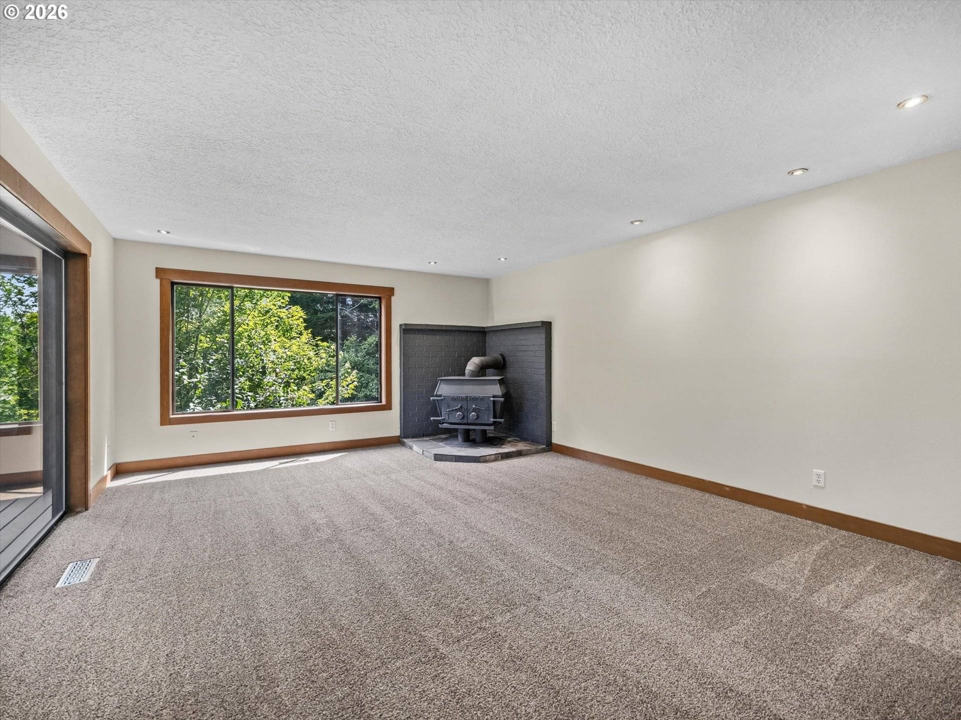 641 W HISTORIC COLUMBIA RI HWY, Troutdale, OR 97060