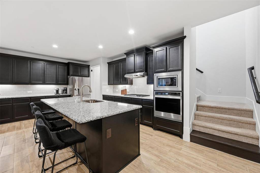 813 Comal Drive, Mansfield, TX 76063