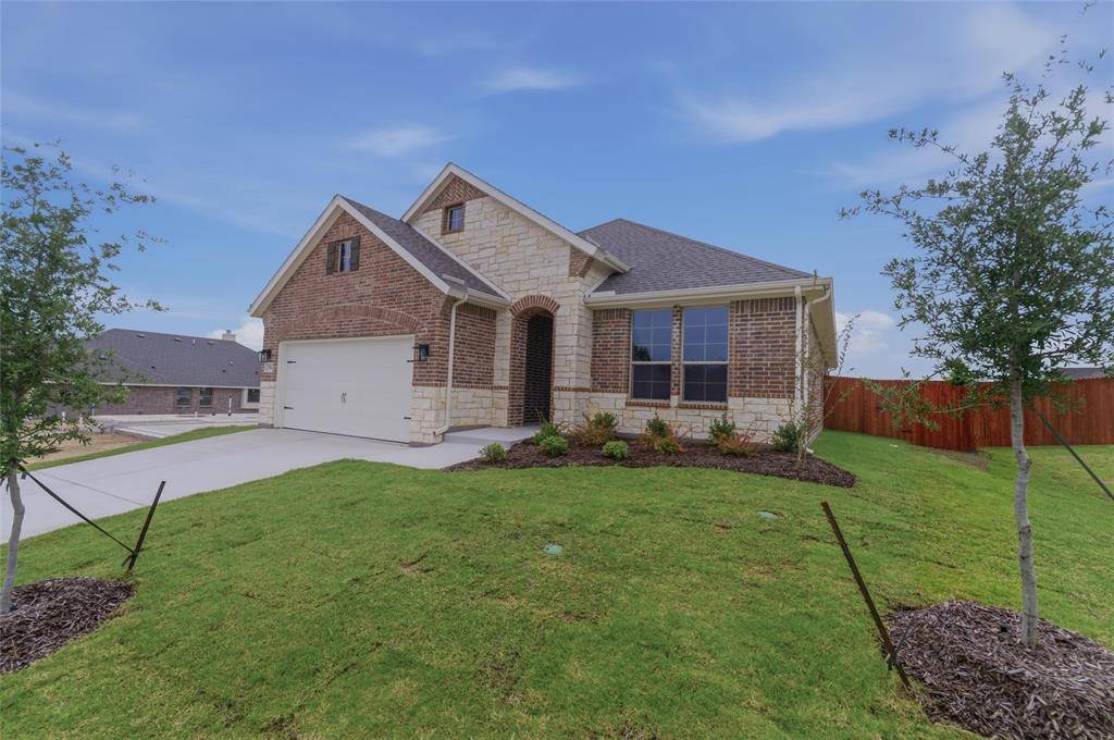 2304 Shamrock Lane, Weatherford, TX 76087