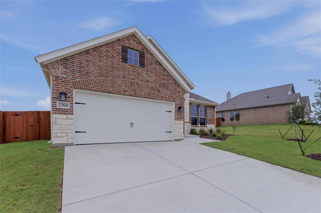 2304 Shamrock Lane, Weatherford, TX 76087
