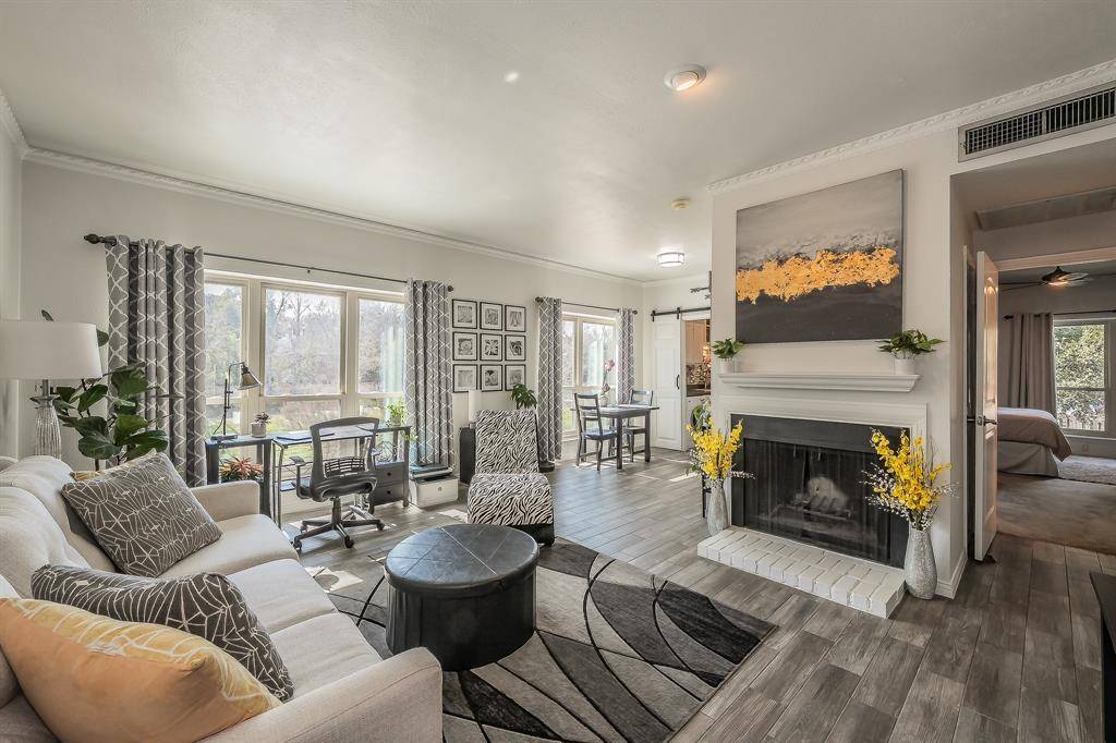 4415 Bellaire Drive S #203S, Fort Worth, TX 76109