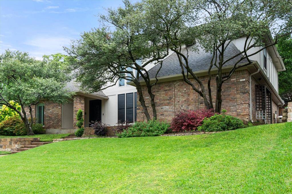 907 Loch Lomond Drive, Arlington, TX 76012